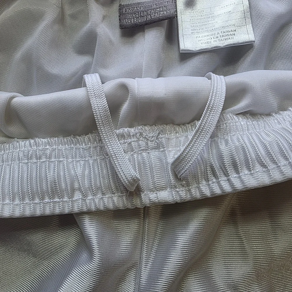 Nike Athletic Shorts Boys Large 14/16 White Light Weight